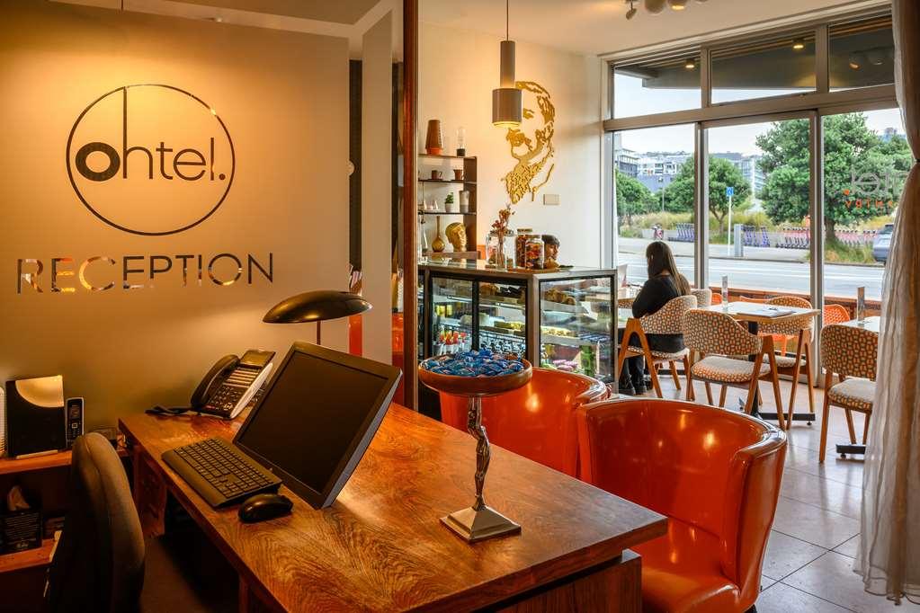 Ohtel Wellington Hotel Интериор снимка