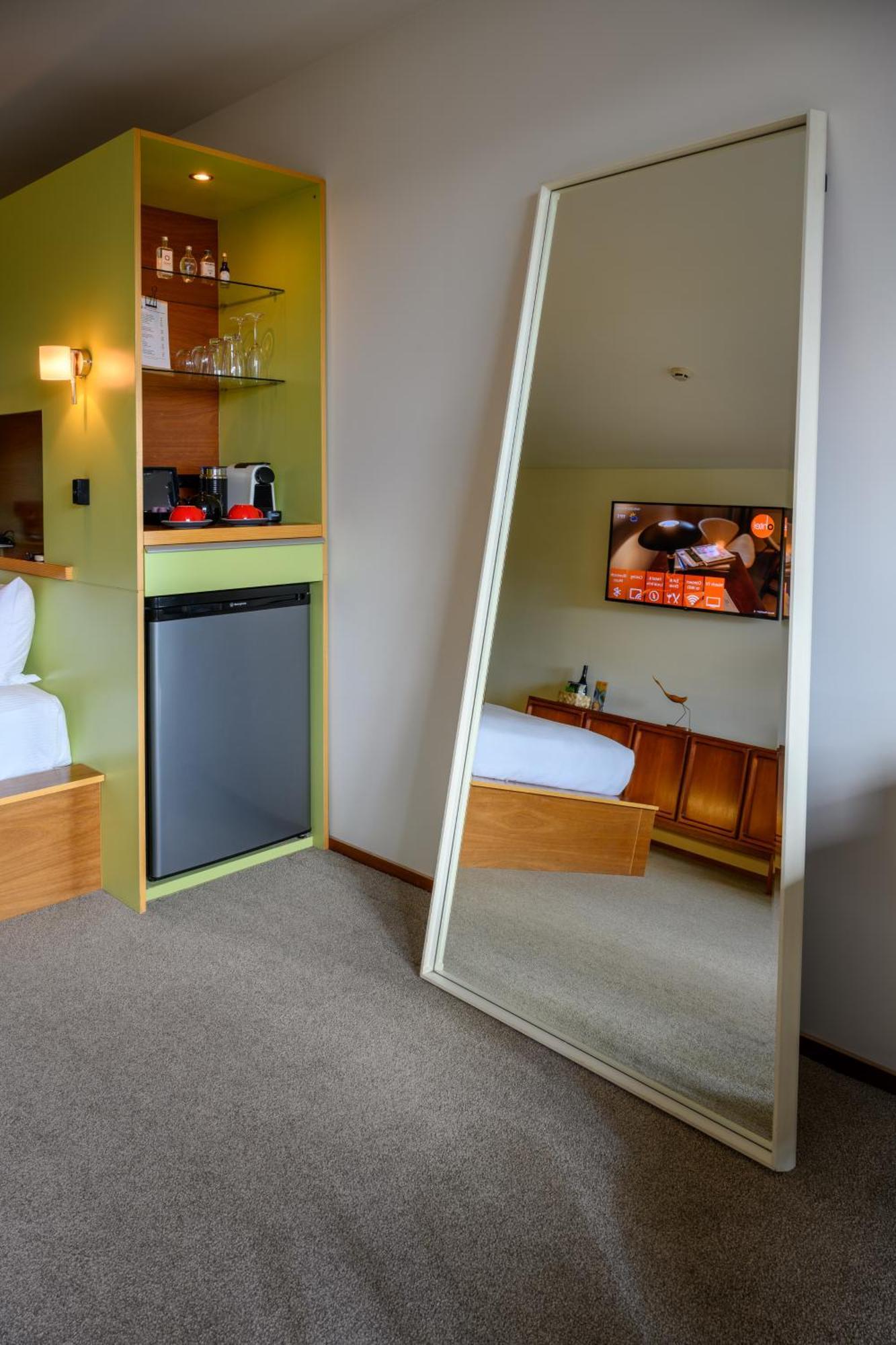 Ohtel Wellington Hotel Екстериор снимка