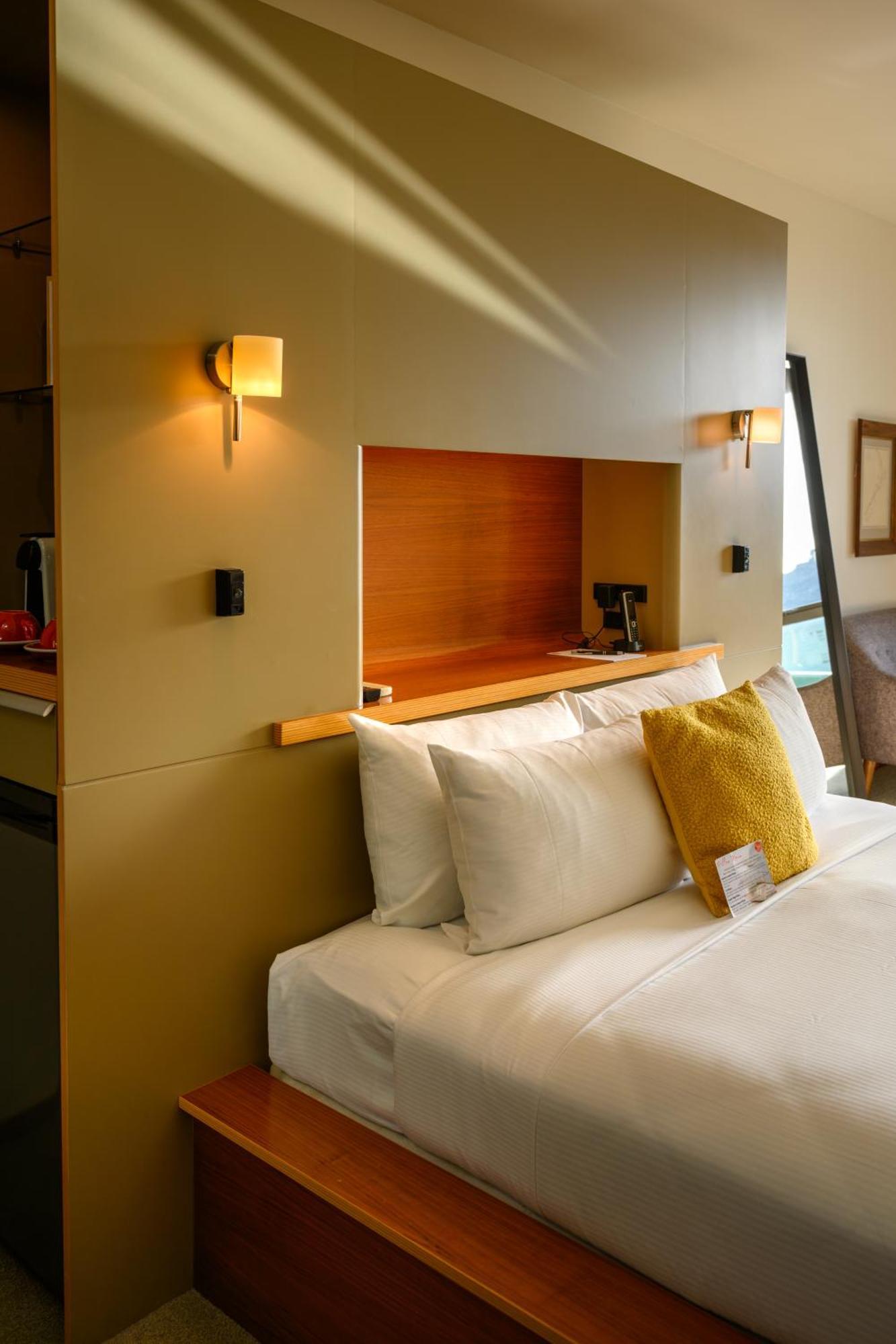 Ohtel Wellington Hotel Екстериор снимка